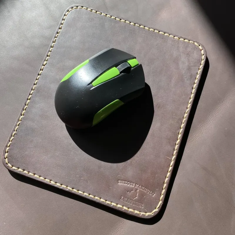 Leather mouse pad